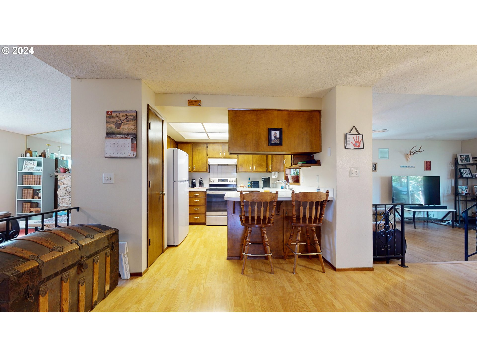 312 70th Street Springfield, OR 97478 - Photo 9 of 42 Kitchen