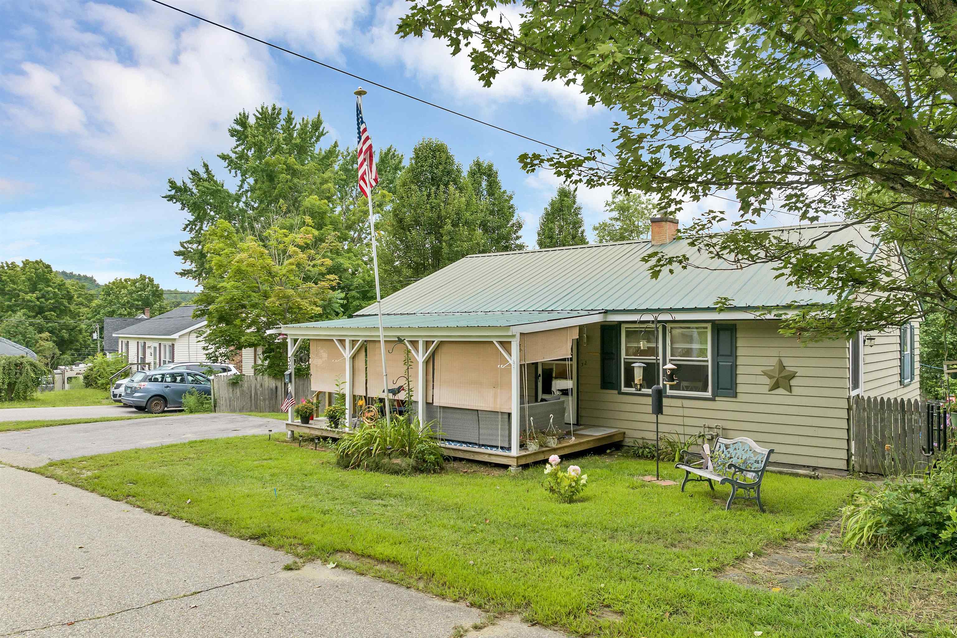 32 Chestnut Street Franklin, NH 03235 - Photo 1 of 40