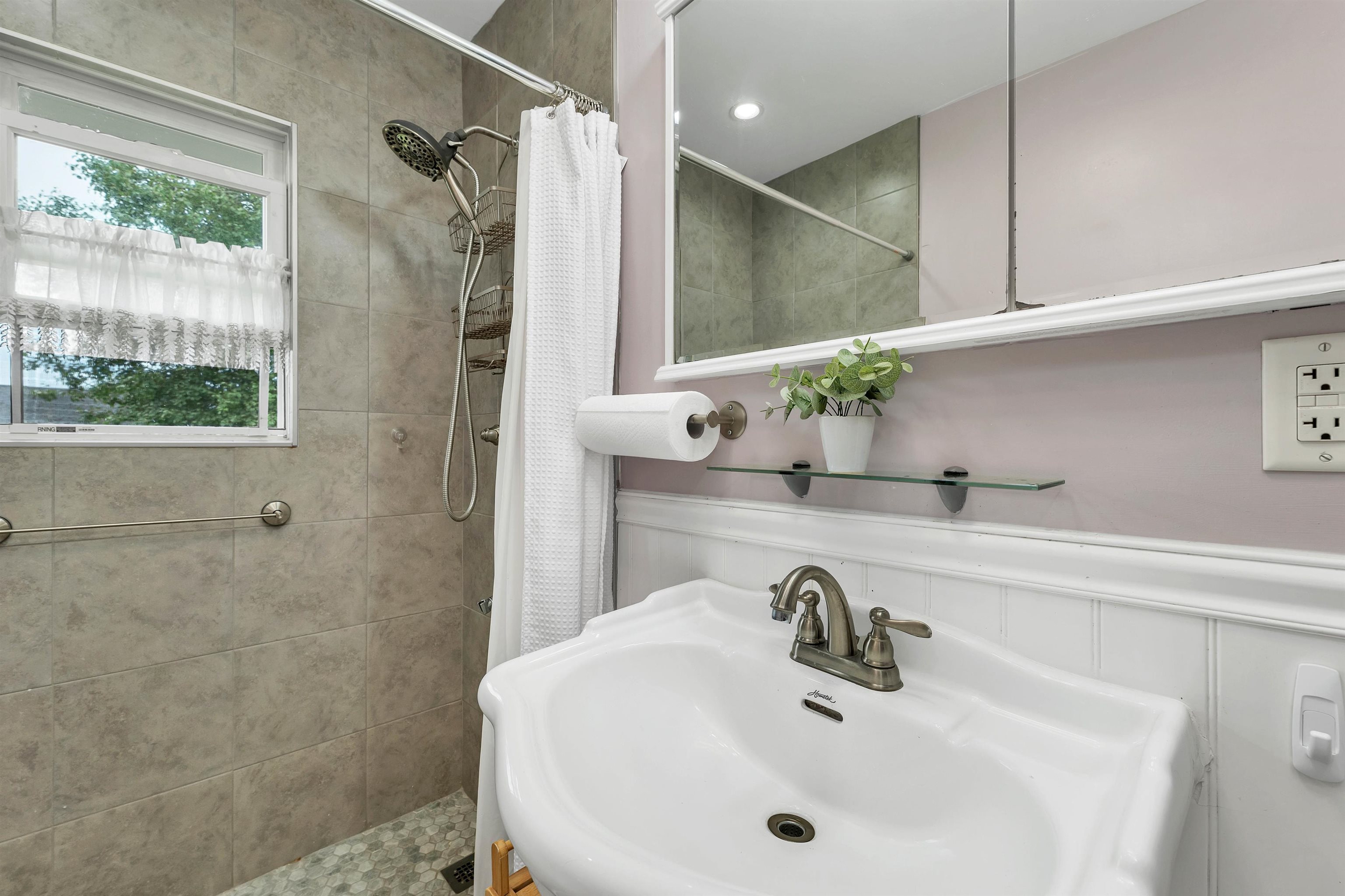 32 Chestnut Street Franklin, NH 03235 - Photo 19 of 40