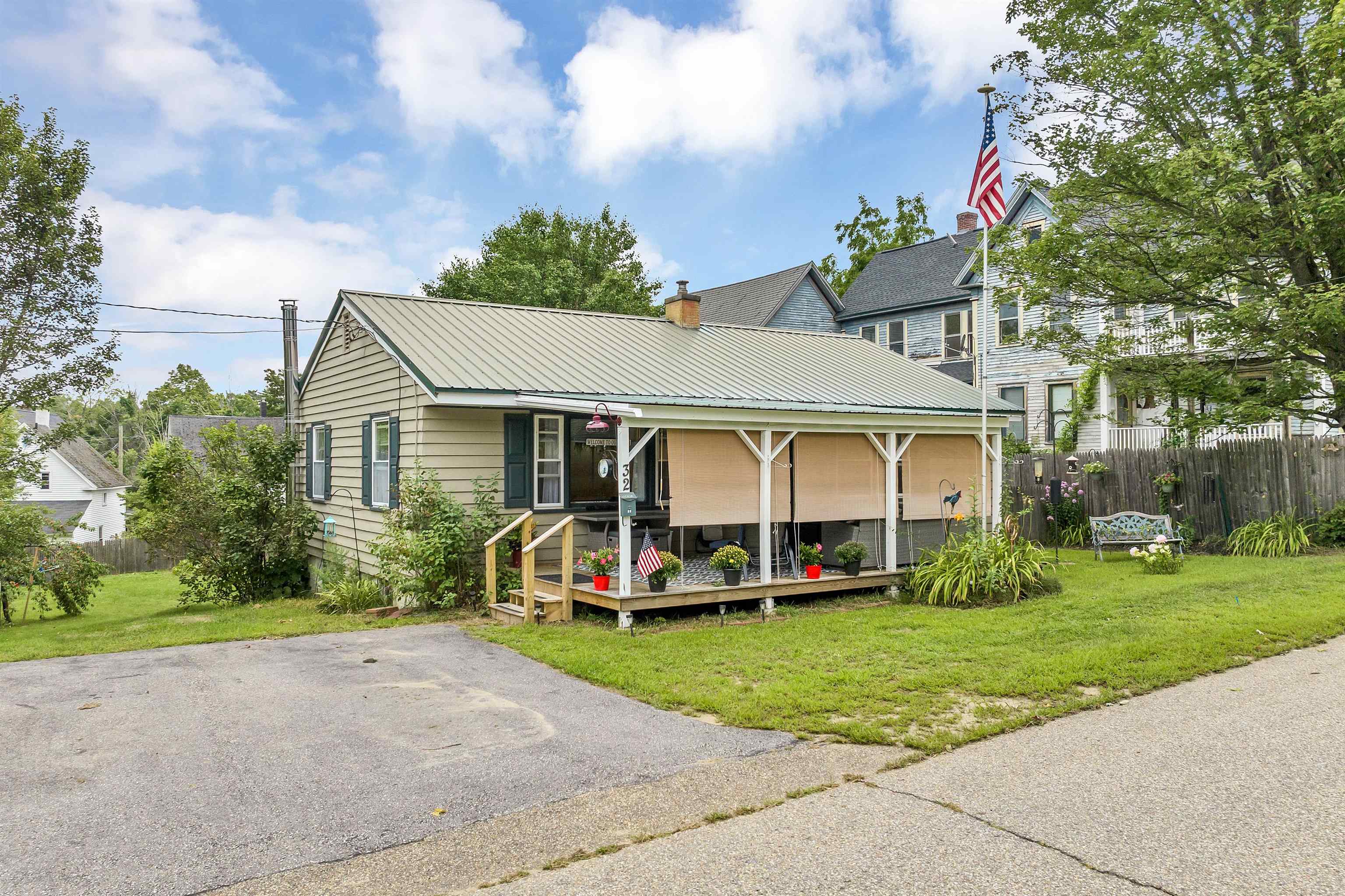 32 Chestnut Street Franklin, NH 03235 - Photo 4 of 40