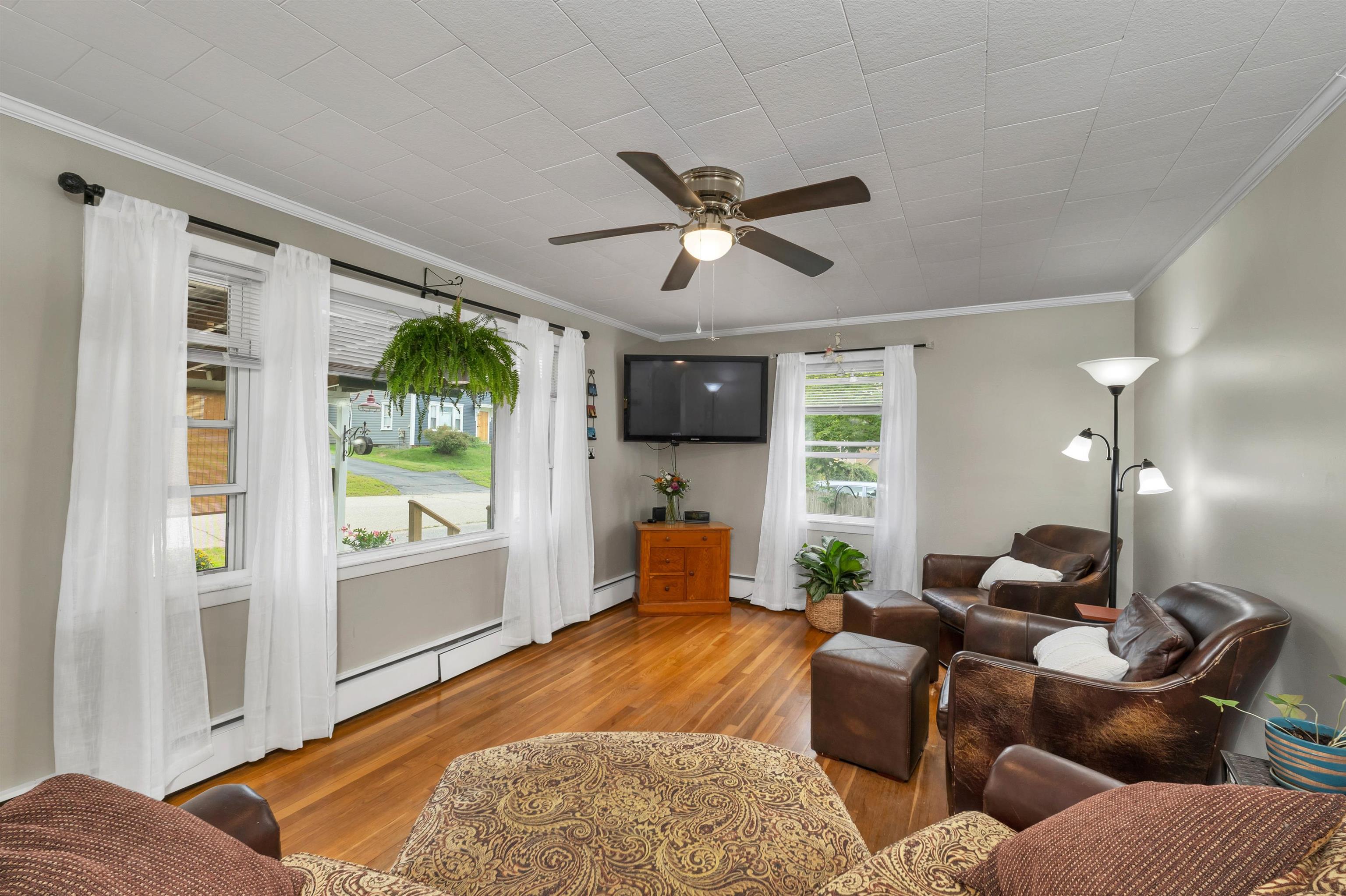 32 Chestnut Street Franklin, NH 03235 - Photo 5 of 40