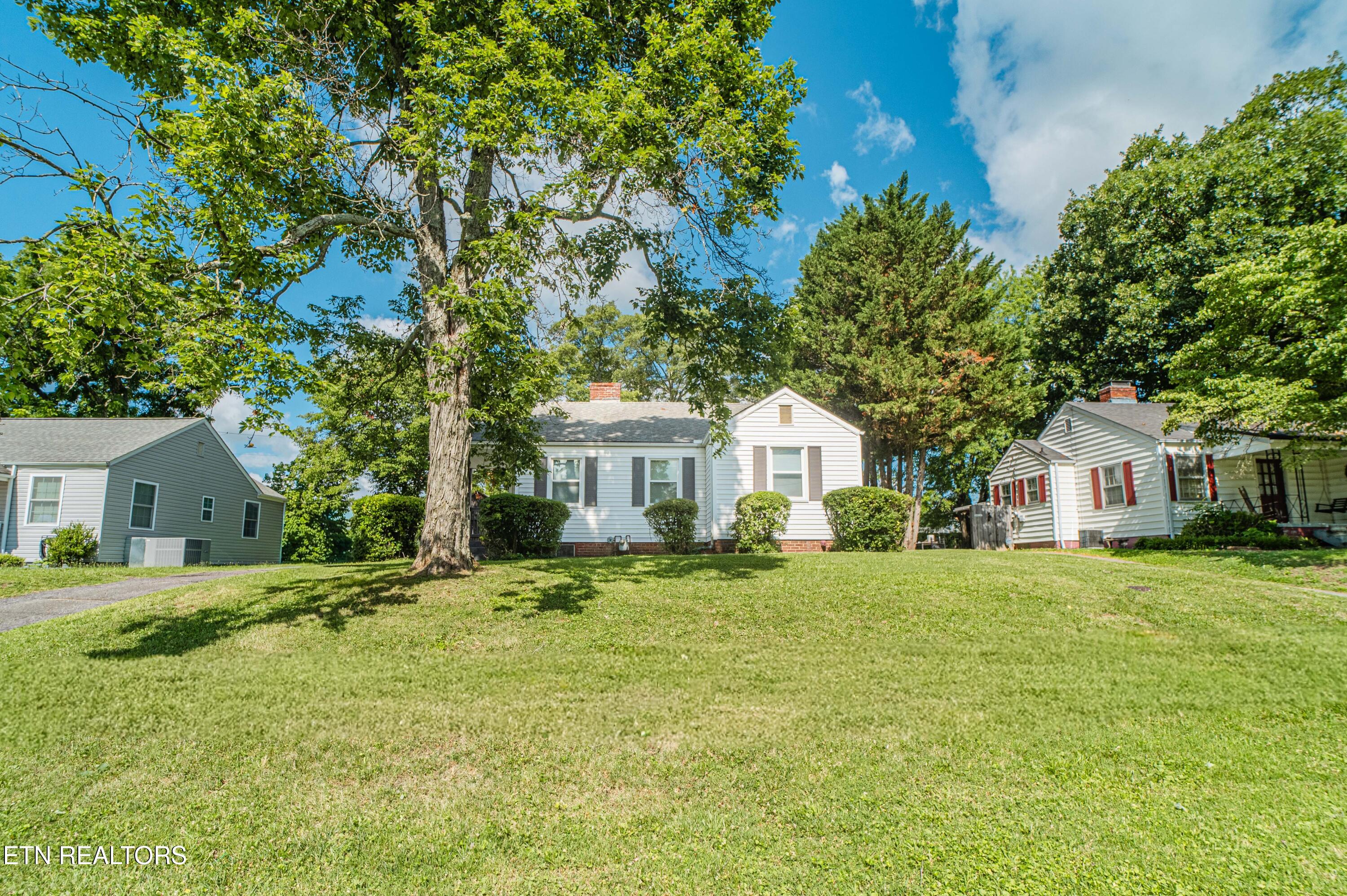 1751 North Wright Road Alcoa, TN 37701 - Photo 2 of 24 1751-N-Wright-2