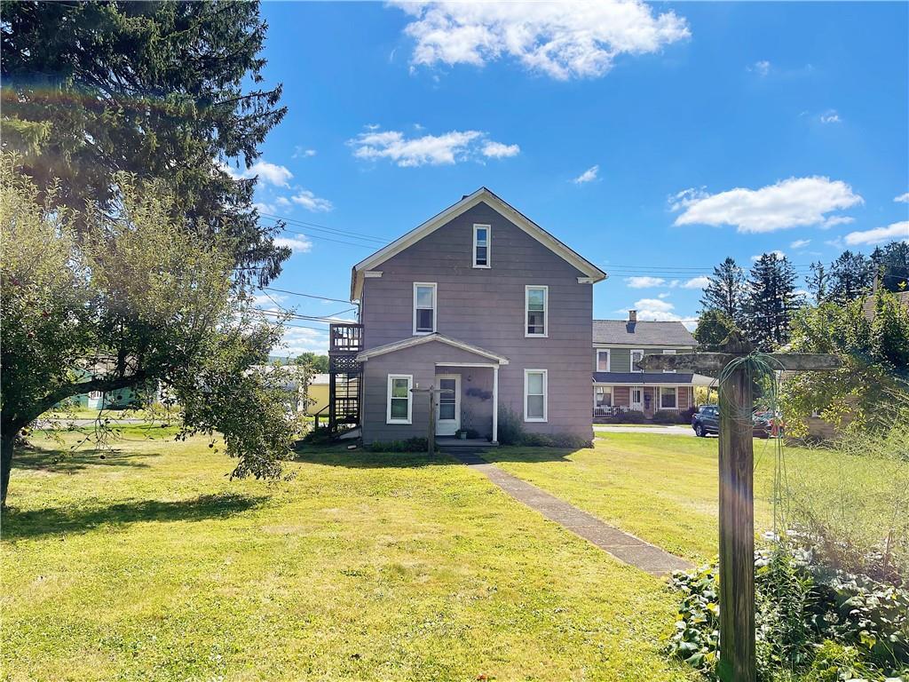 715 Meadow Street Berlin, PA 15530 - Photo 2 of 25