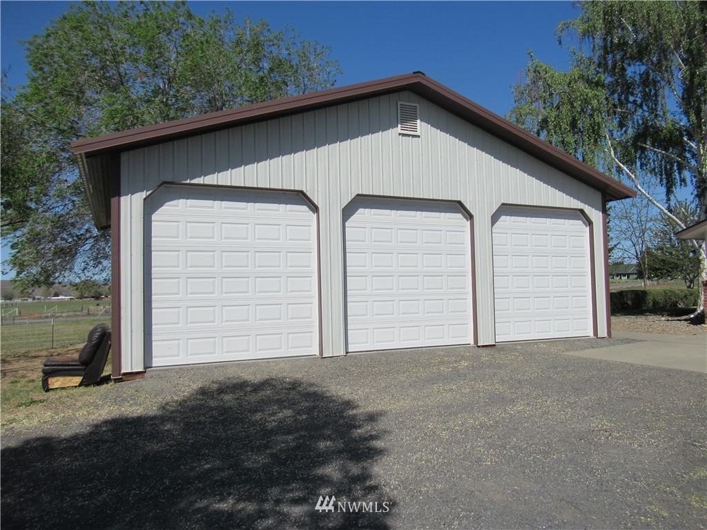61 Miles Road Selah, WA 98942 - Photo 24 of 35