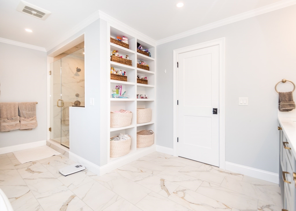 17 Elinor Circle Waltham, MA 02452 - Photo 19 of 39