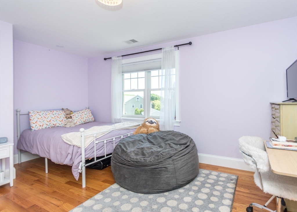 17 Elinor Circle Waltham, MA 02452 - Photo 23 of 39