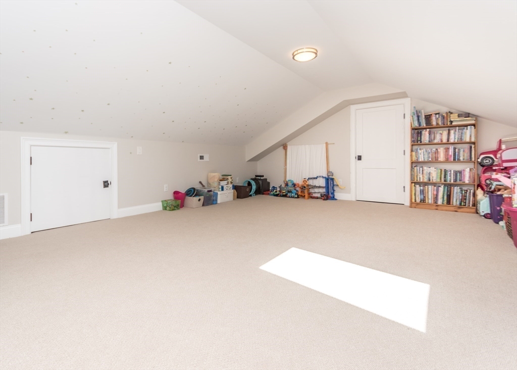 17 Elinor Circle Waltham, MA 02452 - Photo 26 of 39