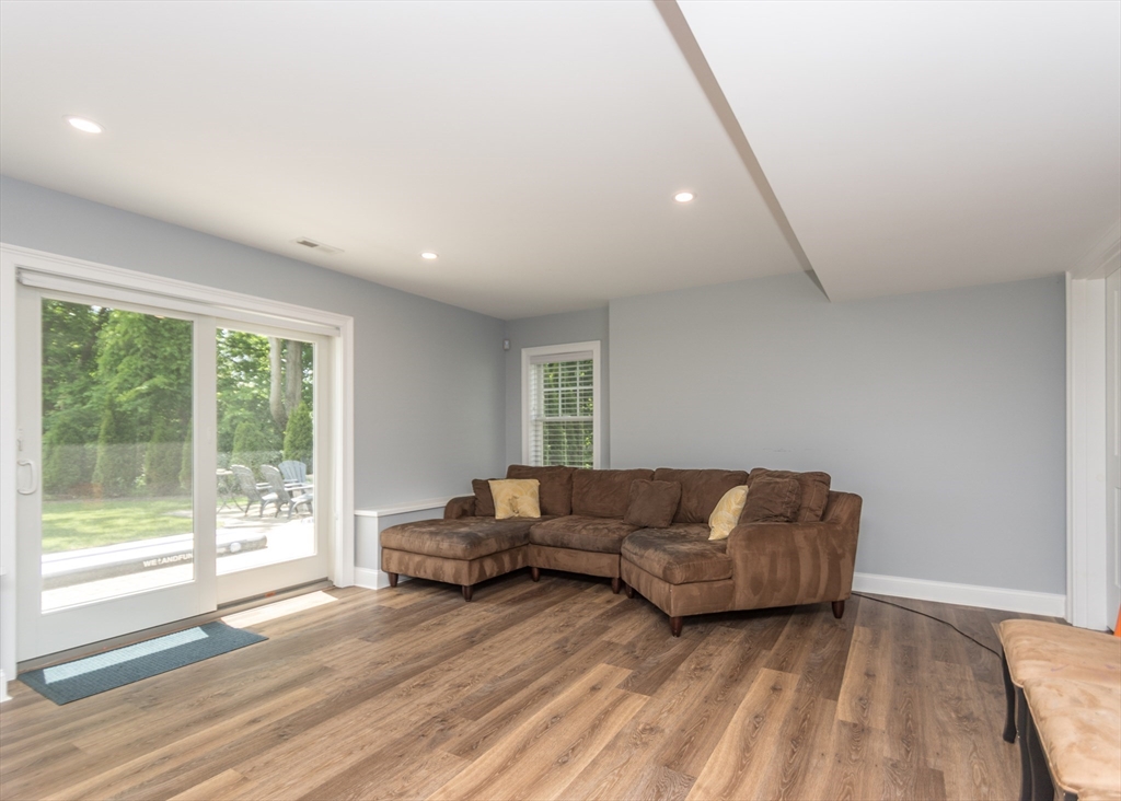 17 Elinor Circle Waltham, MA 02452 - Photo 30 of 39