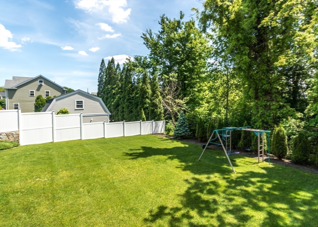 17 Elinor Circle Waltham, MA 02452 - Photo 34 of 39