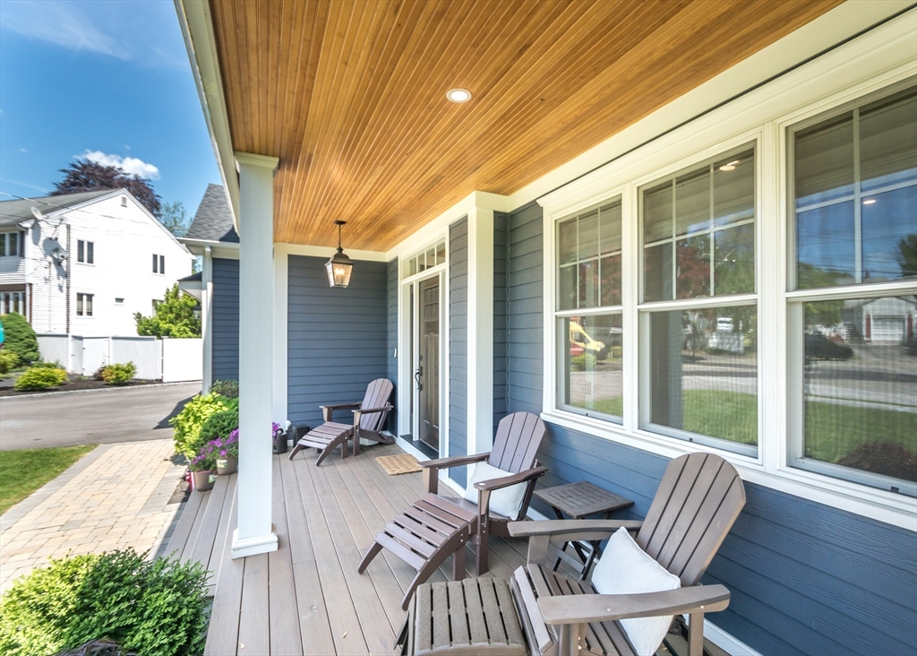 17 Elinor Circle Waltham, MA 02452 - Photo 4 of 39