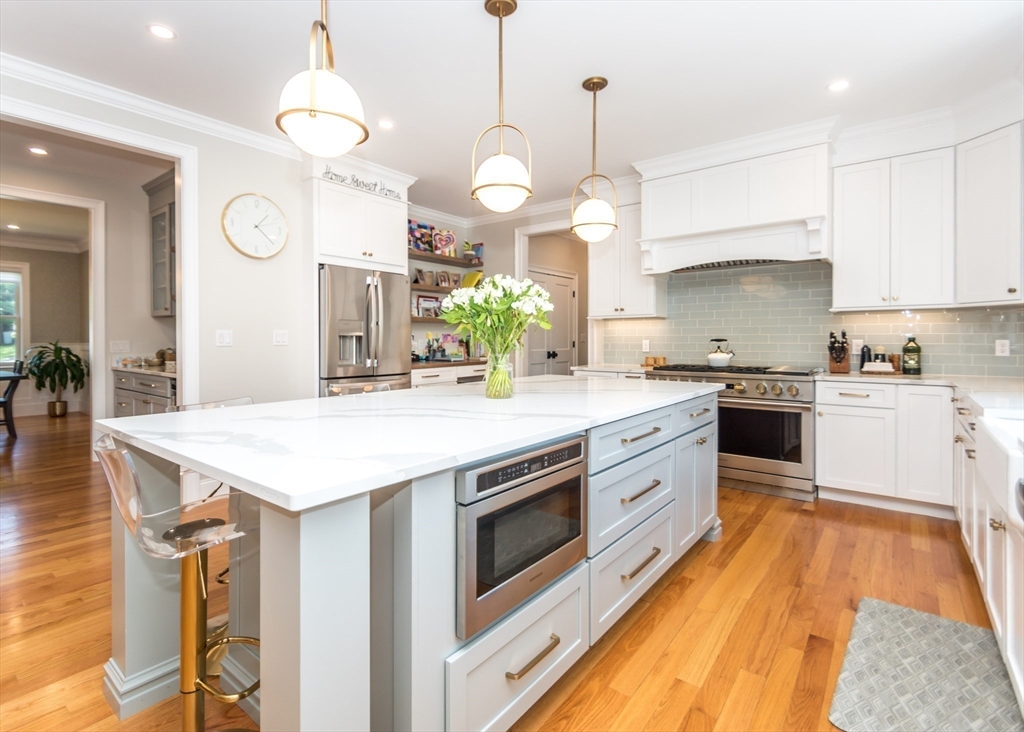 17 Elinor Circle Waltham, MA 02452 - Photo 7 of 39