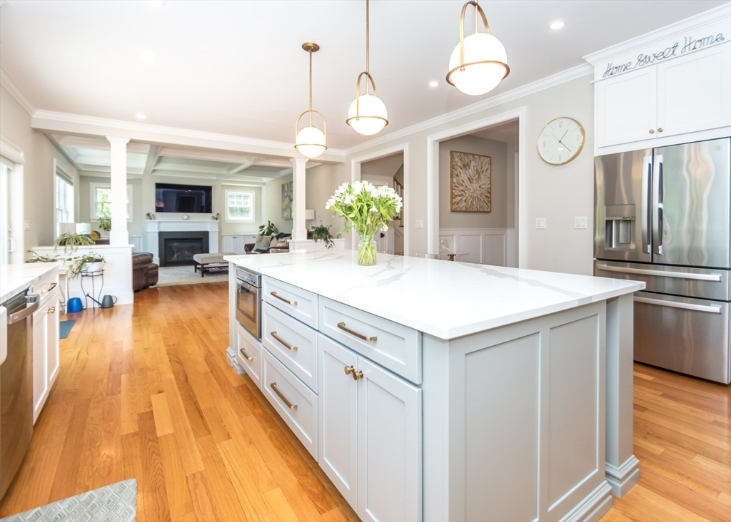 17 Elinor Circle Waltham, MA 02452 - Photo 8 of 39