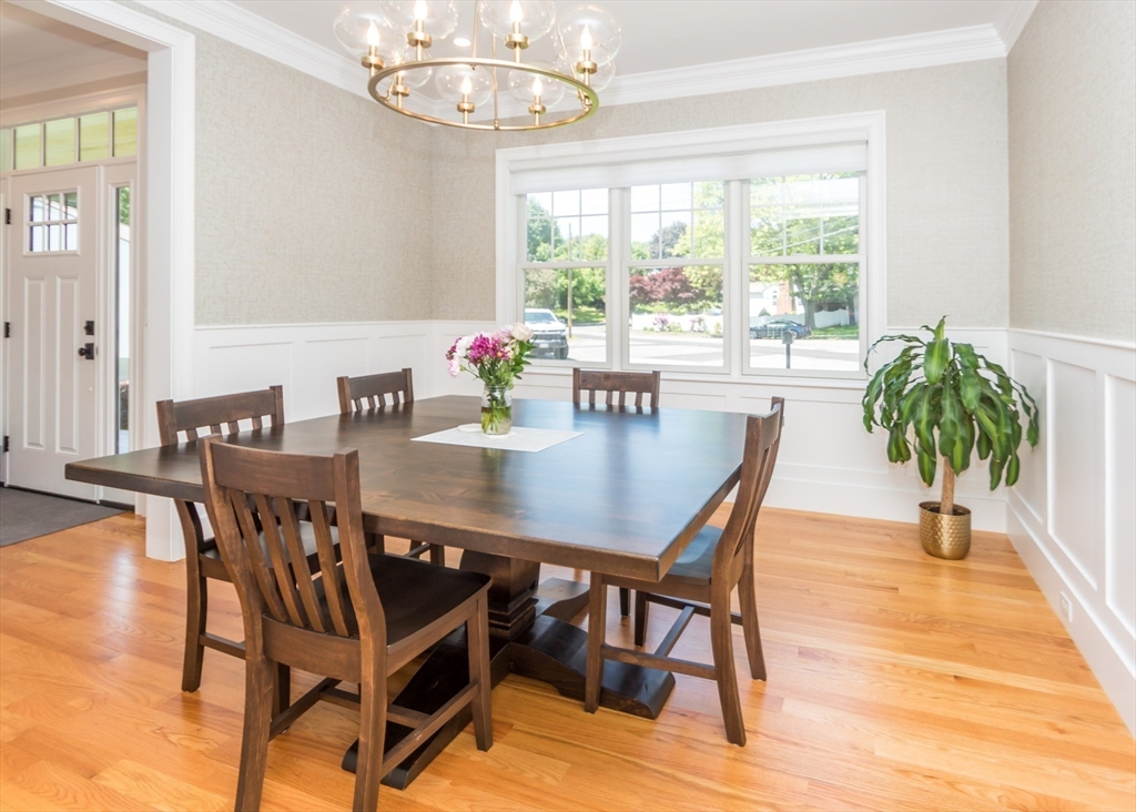 17 Elinor Circle Waltham, MA 02452 - Photo 9 of 39