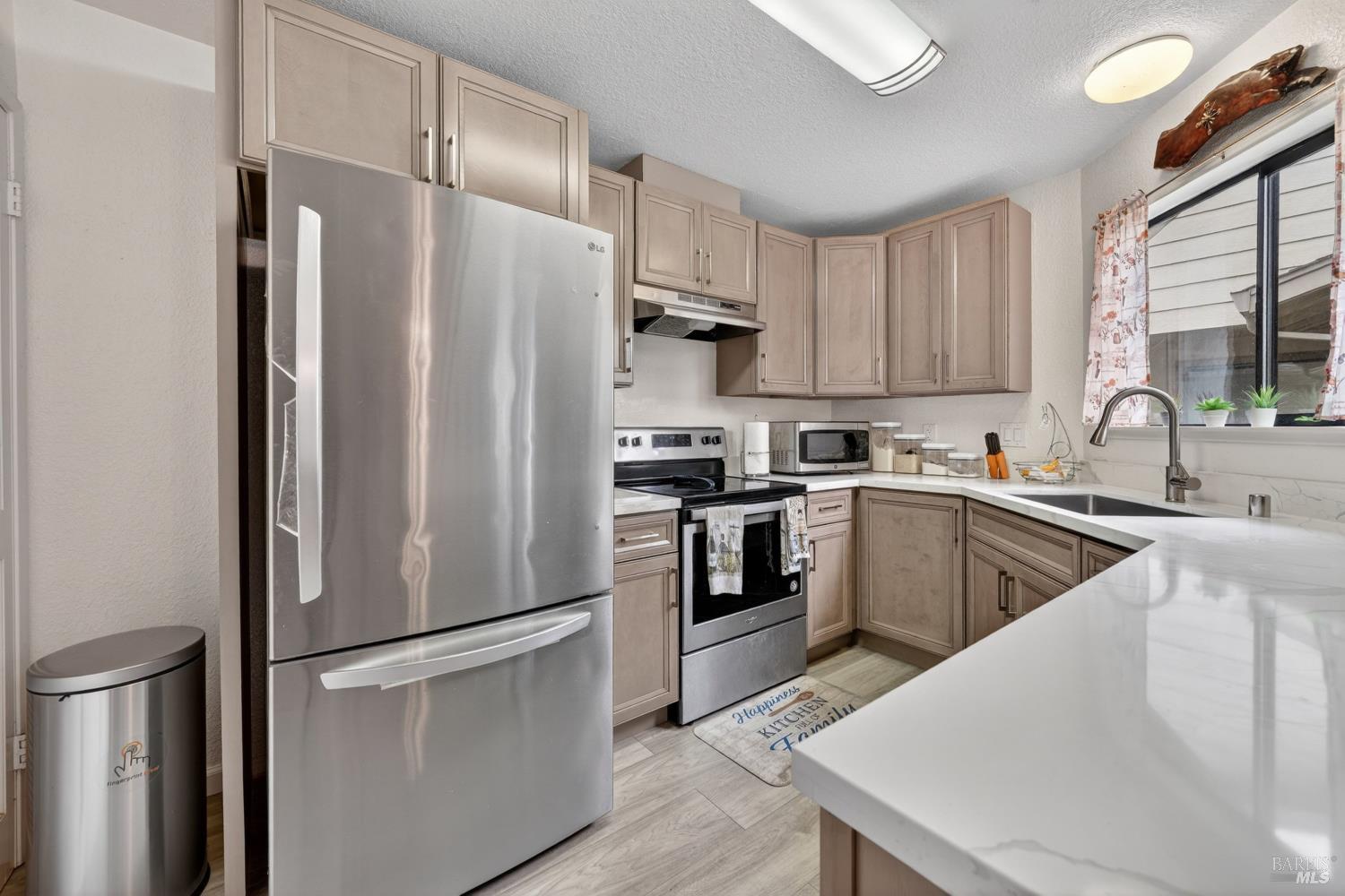 810 Dover Hercules, CA 94547 - Photo 9 of 36