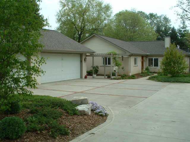 2839 Zollinger Road Columbus, OH 43221 - Photo 1 of 1