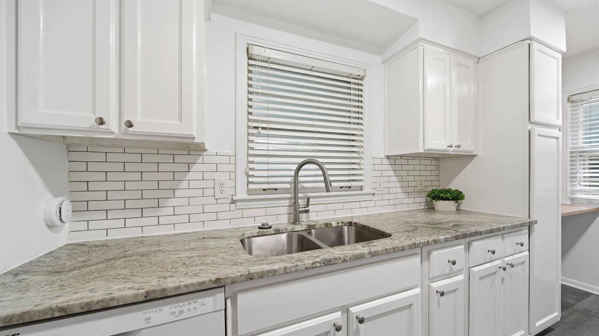 5126 Sea Isle Road Memphis, TN 38117 - Photo 11 of 36