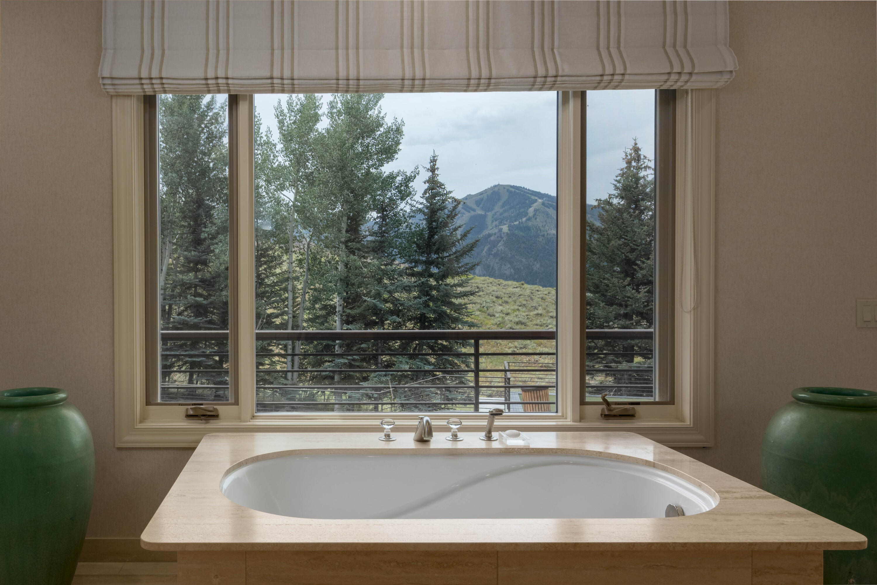 100 Wedeln Lane Sun Valley, ID 83353 - Photo 30 of 47 Primary 2 Tub