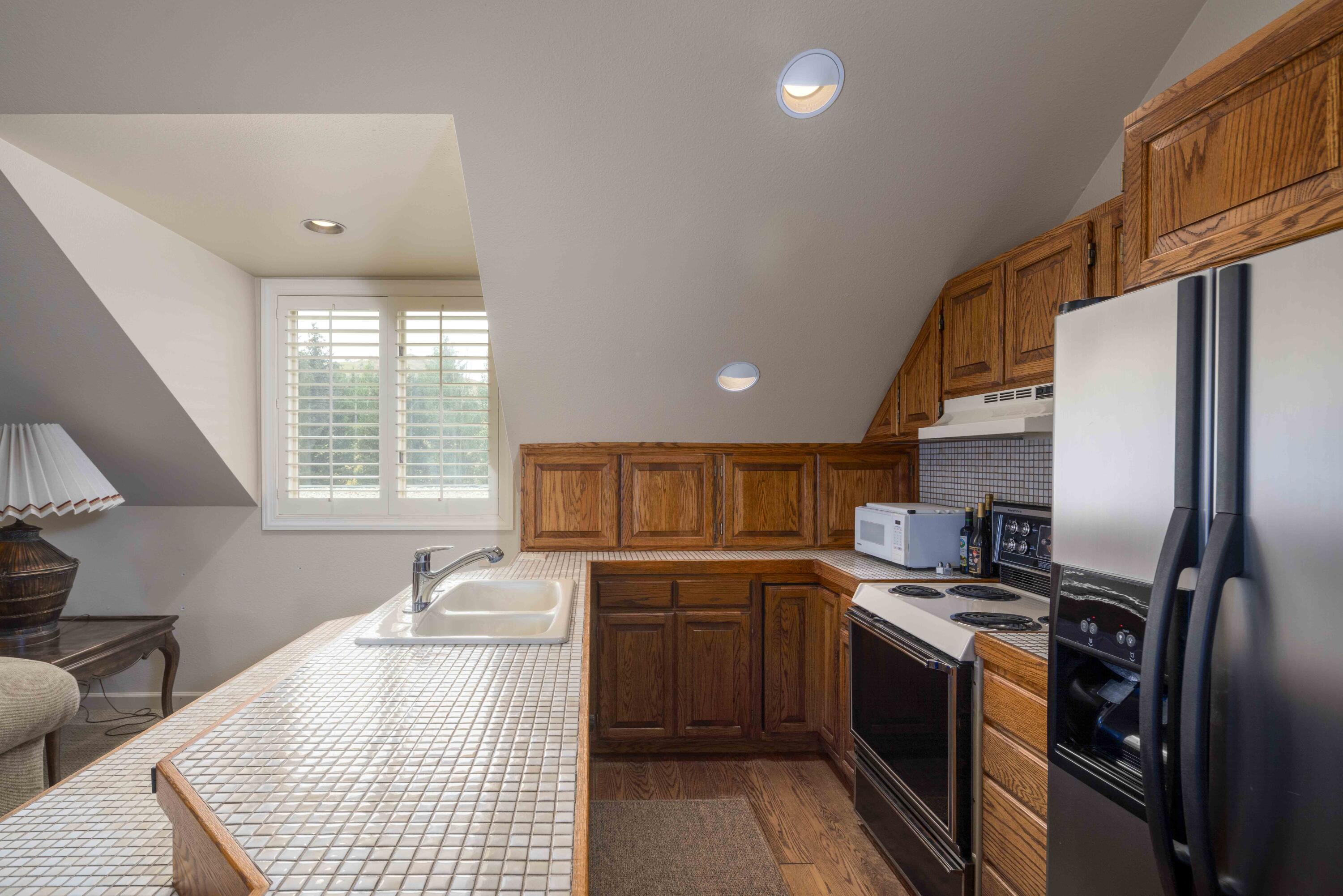 100 Wedeln Lane Sun Valley, ID 83353 - Photo 34 of 47 Apartment Kitchen