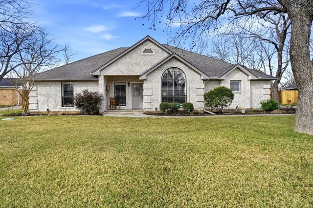 $500,000 | 7611 Ravenswood Road, Granbury, TX 76049