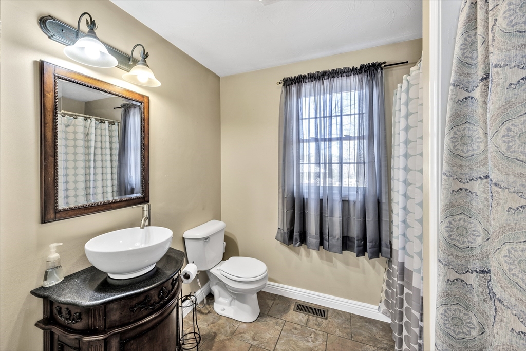 331 Braley Hill Road Rochester, MA 02770 - Photo 26 of 42