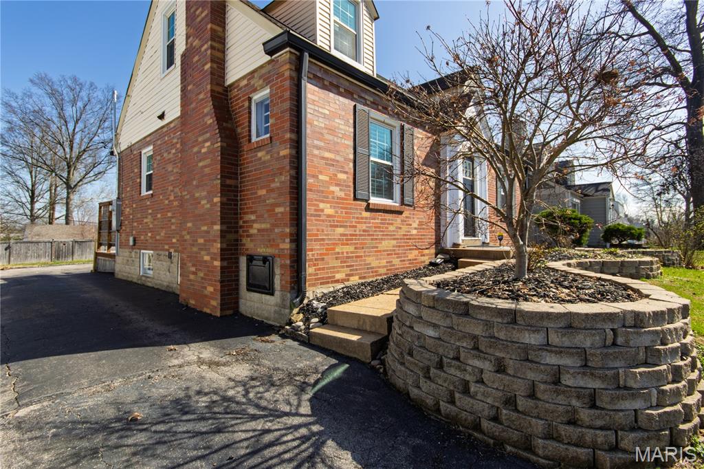 1126 Bopp Road St. Louis, MO 63131 - Photo 4 of 56 Gallery Image 4