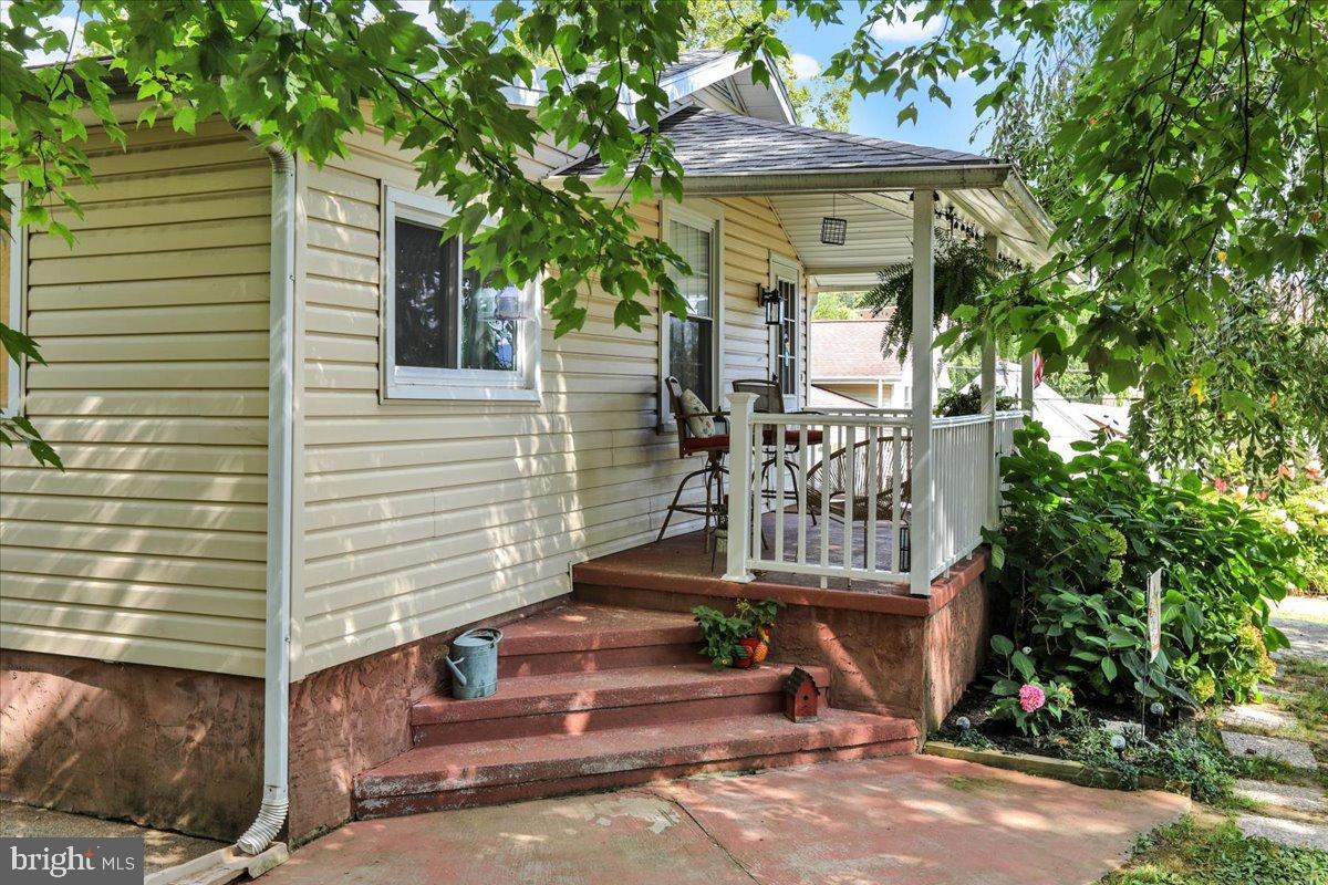 524 Pershing Boulevard Reading, PA 19607 - Photo 4 of 31 Gallery Image 4