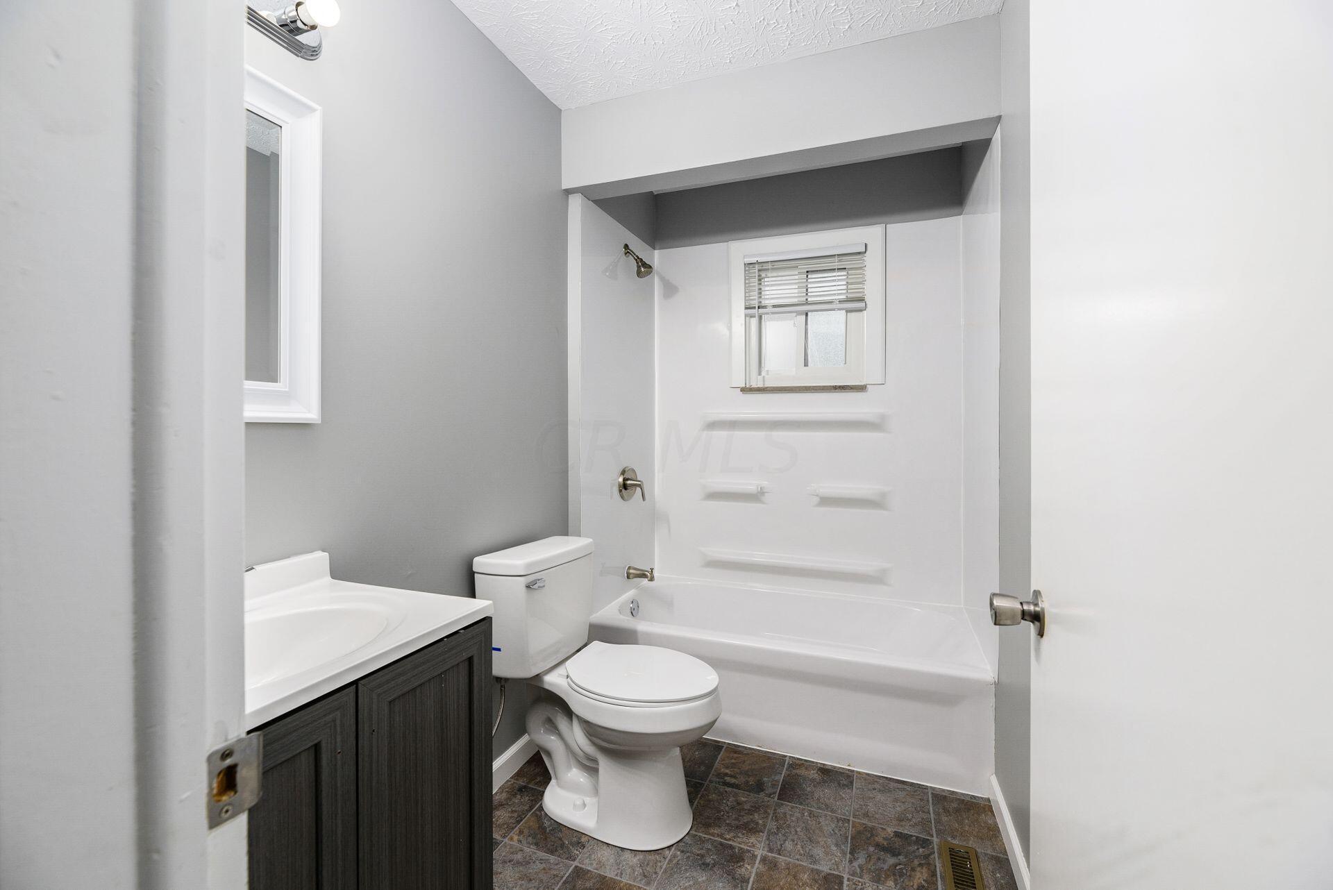 2863 Schwartz Road Columbus, OH 43232 - Photo 9 of 26 Gallery Image 9