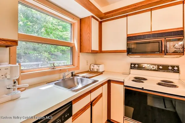 $463,000 | 111 Brainard Ridge Road, Unit 11B, Windham, NY 12496