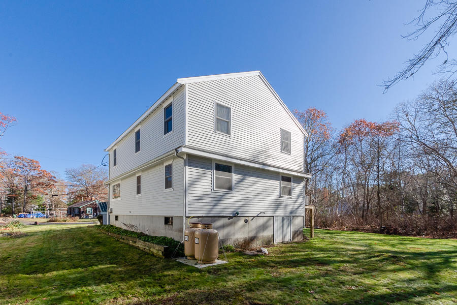 98 Dexter Road Marion, MA 02738 - Photo 3 of 25 1911_Fitzpatrick98Dexter_040