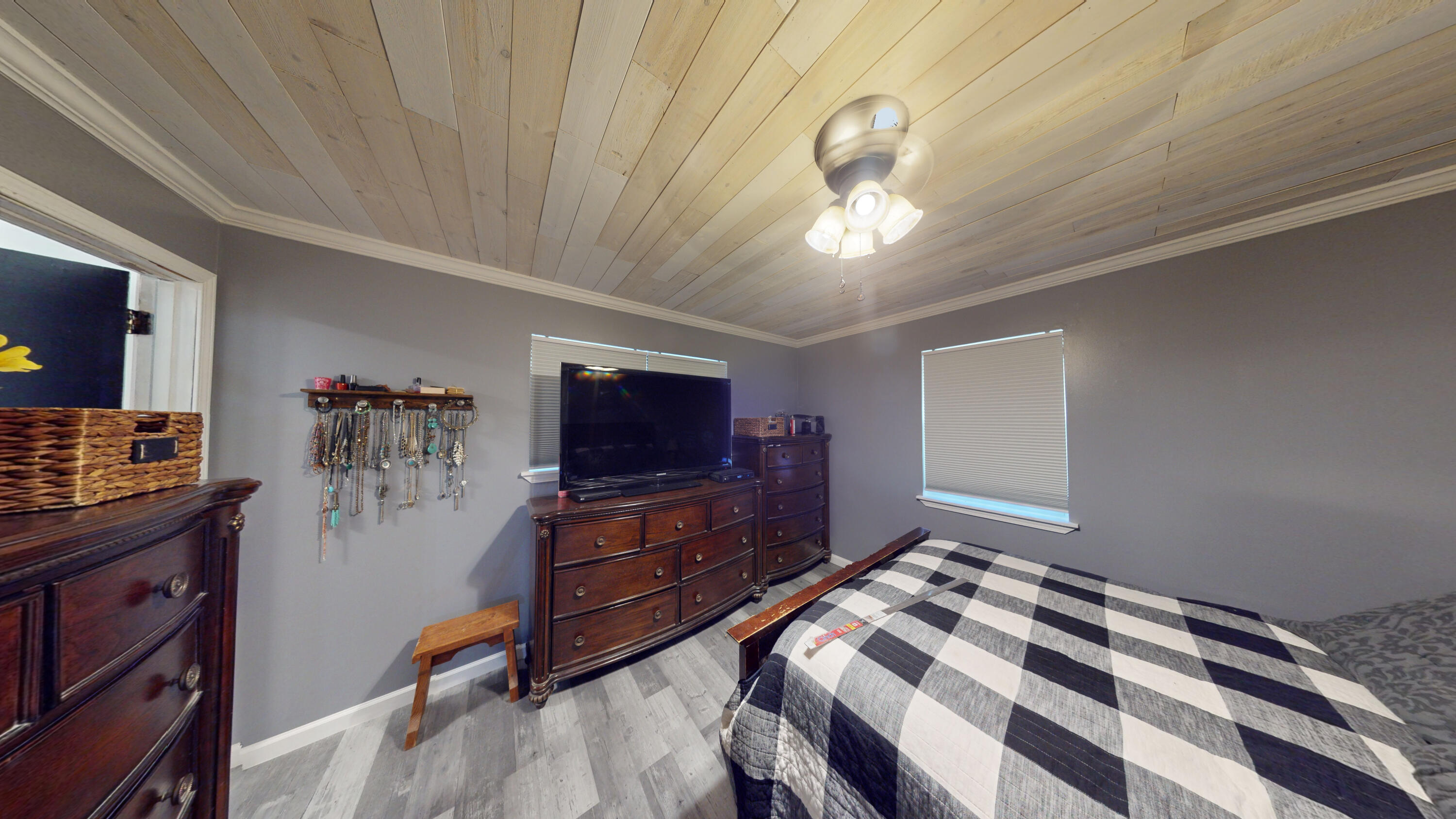 4115 Back Valley Road Evensville, TN 37332 - Photo 10 of 27 10- Master Bedroom 1
