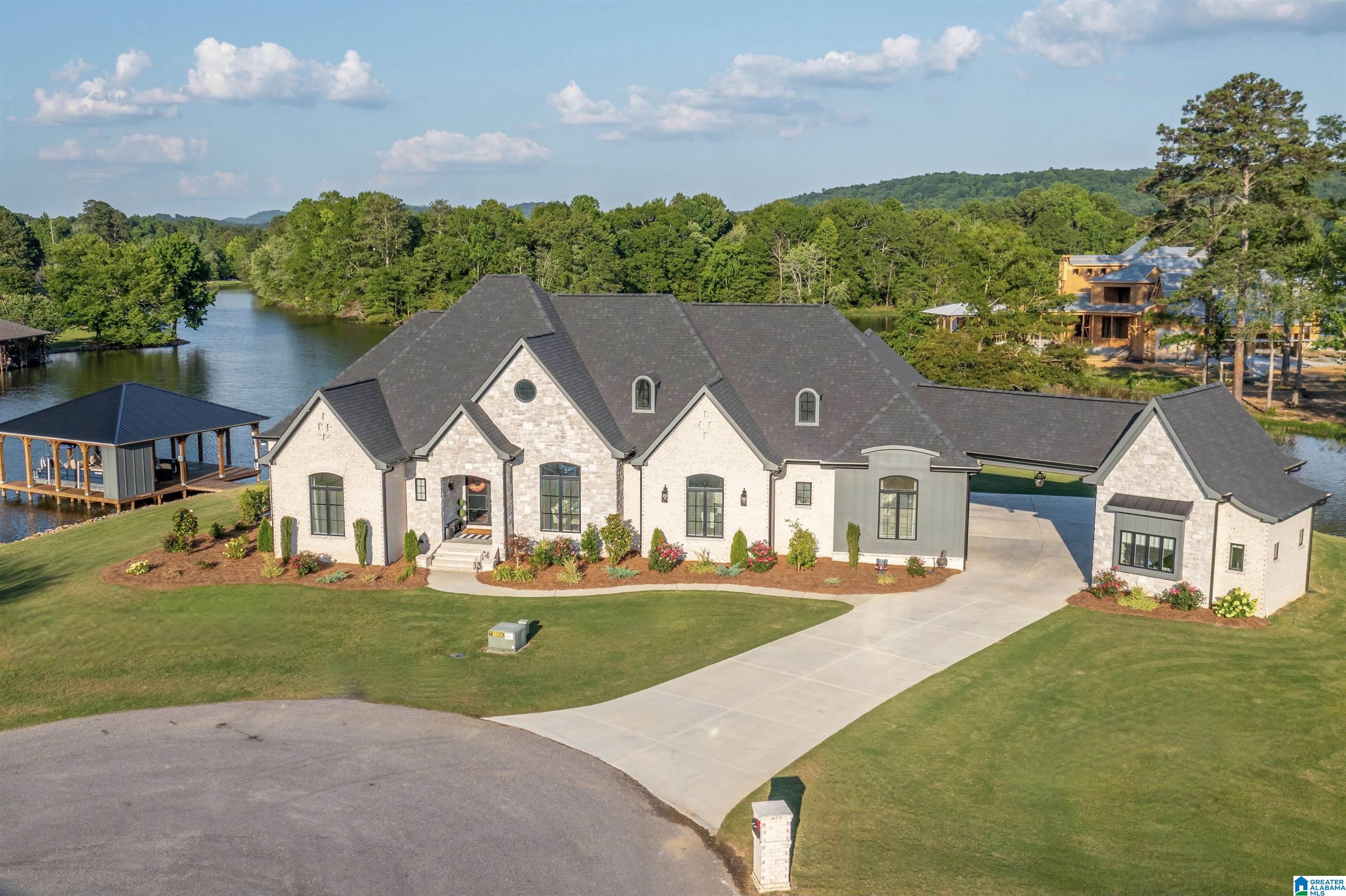 116 Breezy Pointe Gadsden, AL 35901 - Photo 2 of 37