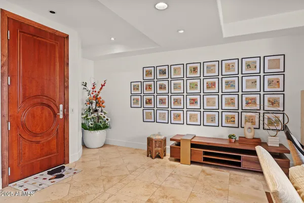 $1,195,000 | 2402 East Esplanade Lane, Unit 204, Phoenix, AZ 85016