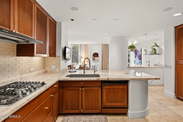 $1,195,000 | 2402 East Esplanade Lane, Unit 204, Phoenix, AZ 85016