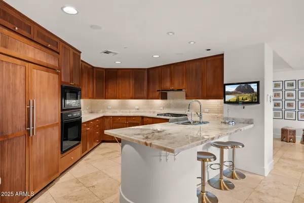 $1,195,000 | 2402 East Esplanade Lane, Unit 204, Phoenix, AZ 85016