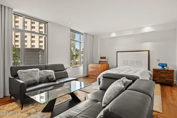 $1,195,000 | 2402 East Esplanade Lane, Unit 204, Phoenix, AZ 85016