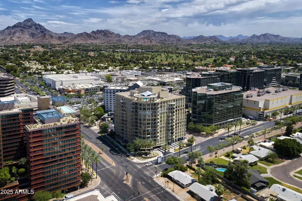 $1,195,000 | 2402 East Esplanade Lane, Unit 204, Phoenix, AZ 85016