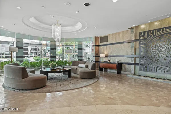 $1,195,000 | 2402 East Esplanade Lane, Unit 204, Phoenix, AZ 85016