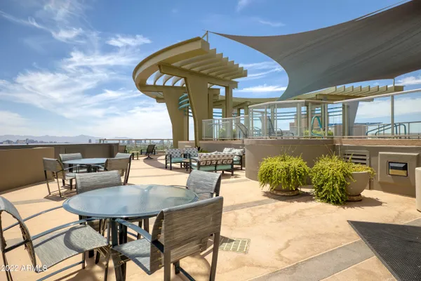 $1,195,000 | 2402 East Esplanade Lane, Unit 204, Phoenix, AZ 85016