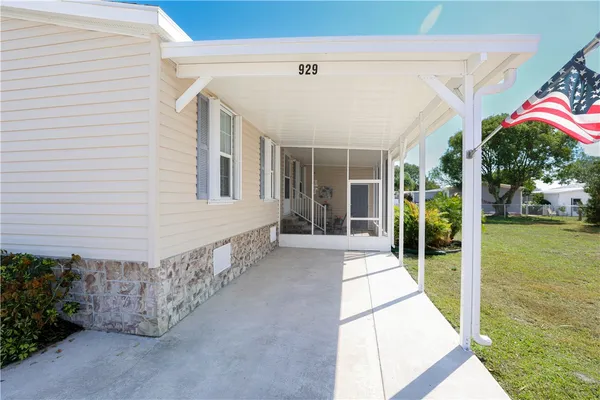$282,500 | 929 Thrush Circle, Barefoot Bay, FL 32976