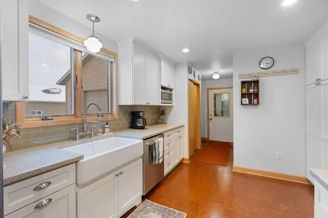 $430,000 | 619 Portland Court Northeast, Rochester, MN 55906