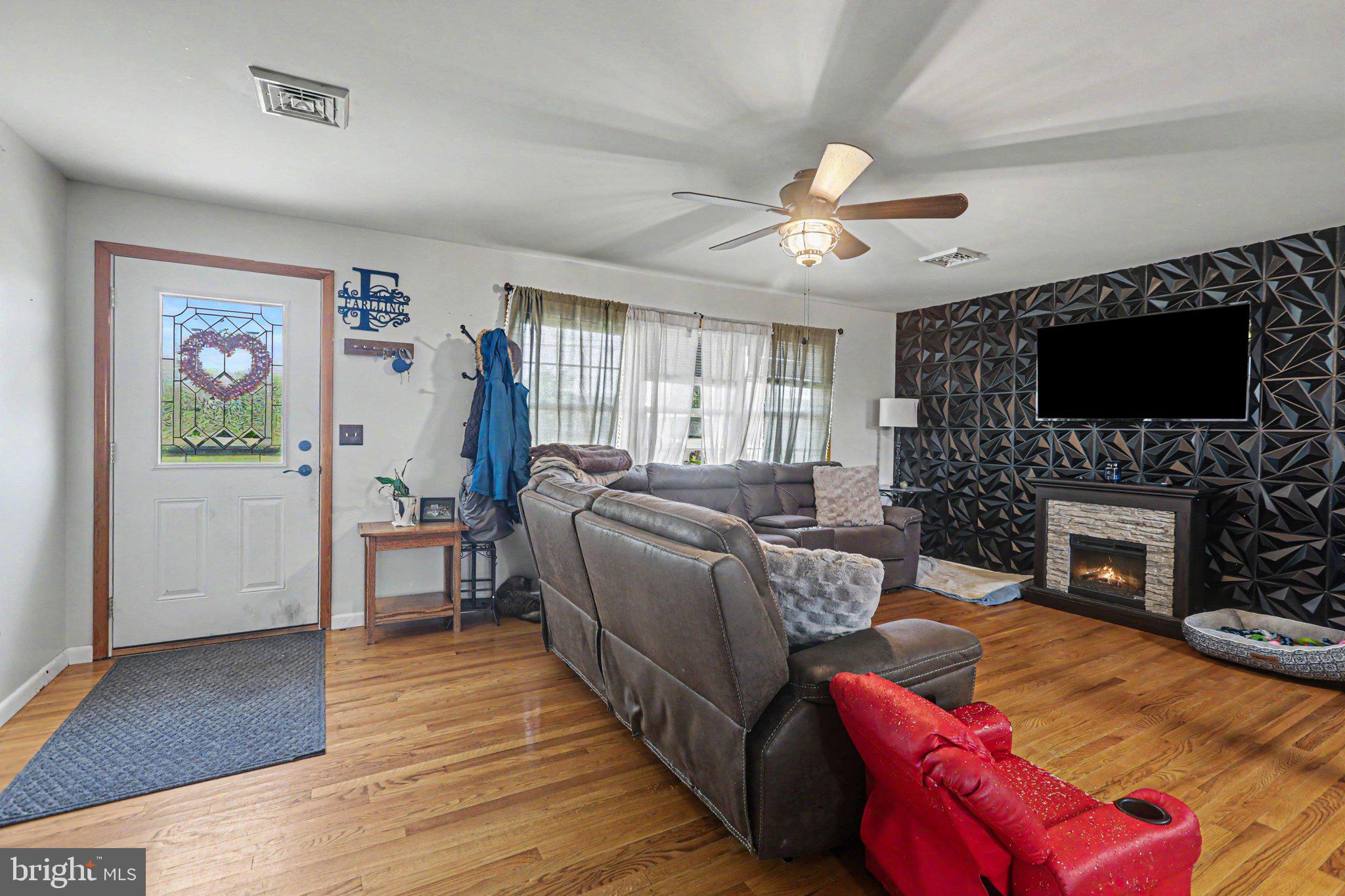 2187 Newville Road Carlisle, PA 17015 - Photo 10 of 31