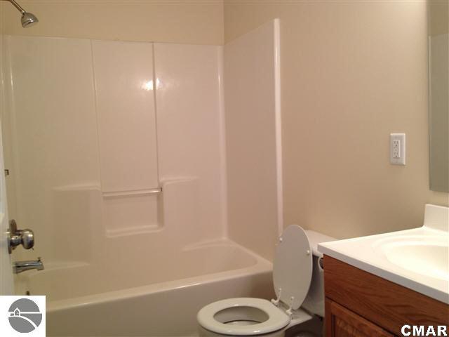 9740 East Remus Road Mount Pleasant, MI 48858 - Photo 15 of 18 1771049-14.JPG