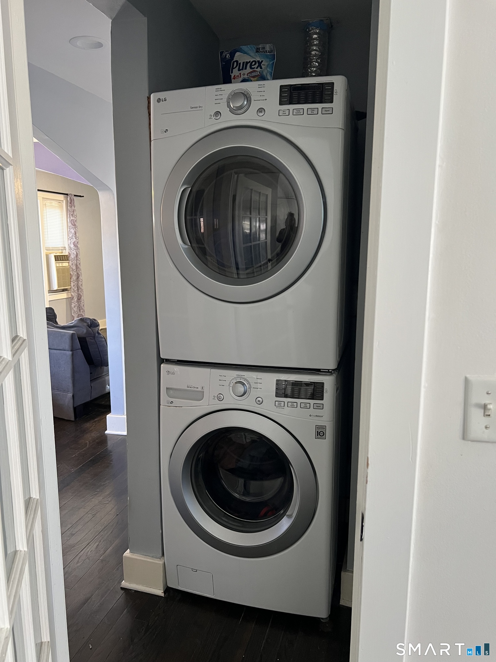 37 Canaan Court, Unit 22 Stratford, CT 06614 - Photo 11 of 16 a utility room with dryer and washer