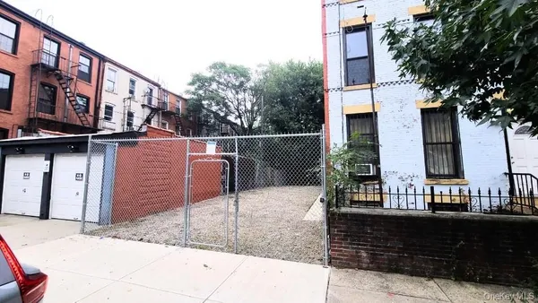 a street view along with residential houses