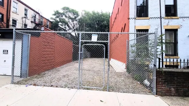 $600,000 | 9 Marconi Place | Bedford-Stuyvesant