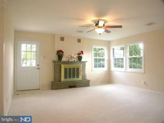 216 Yorkshire Road Fairless Hills, PA 19030 - Photo 2 of 6 Gallery Image 2