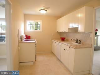 216 Yorkshire Road Fairless Hills, PA 19030 - Photo 3 of 6 Gallery Image 3