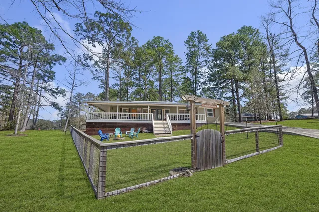 $299,900 | 212 Woodcrest, Brookeland, TX 75931