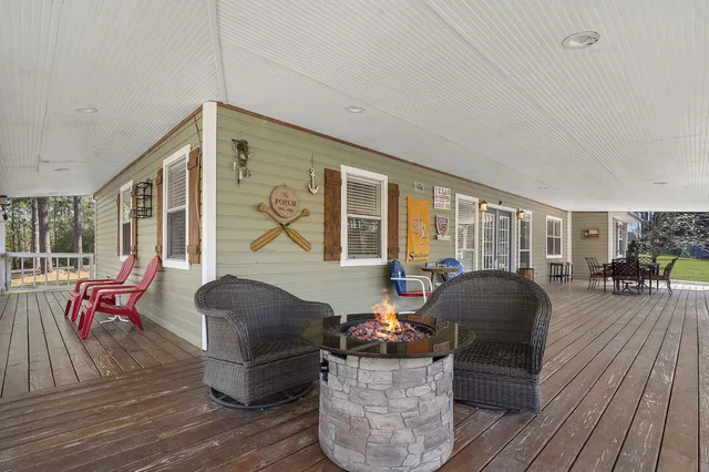 $299,900 | 212 Woodcrest, Brookeland, TX 75931