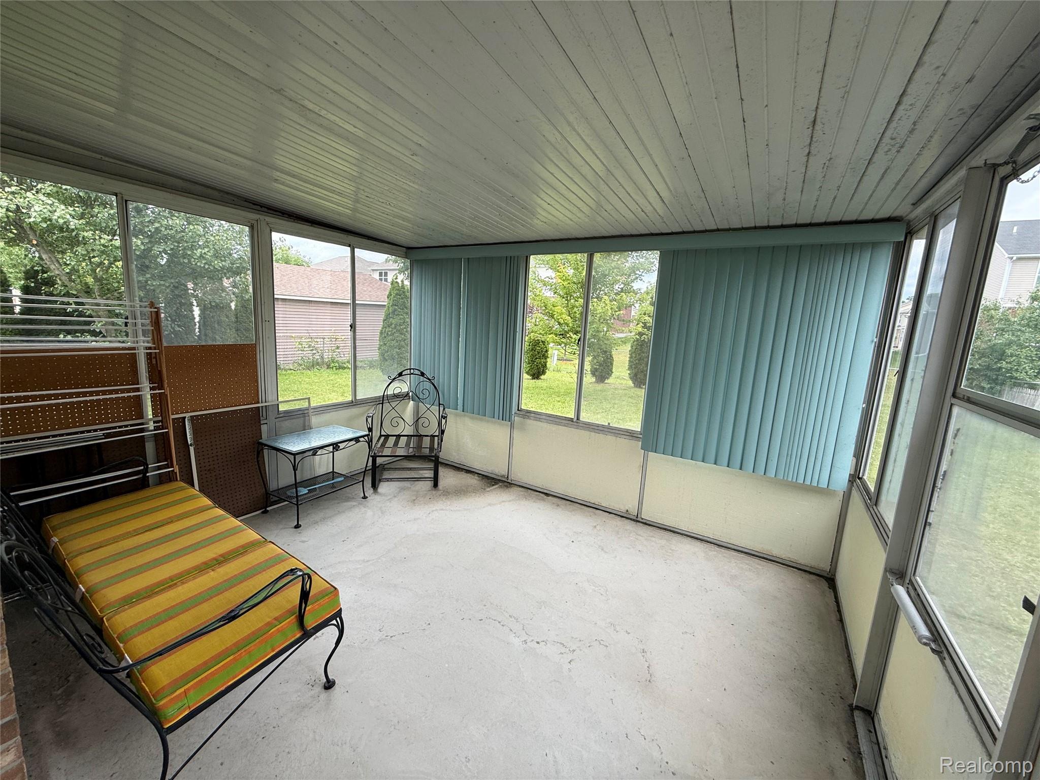 44062 Proctor Road Canton, MI 48188 - Photo 17 of 24 IMG_5486.jpeg